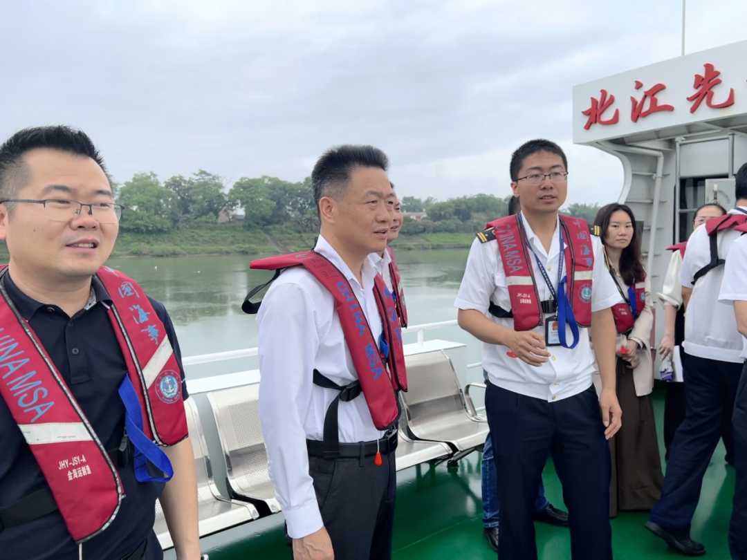 宋在軍率隊(duì)開展巡河工作